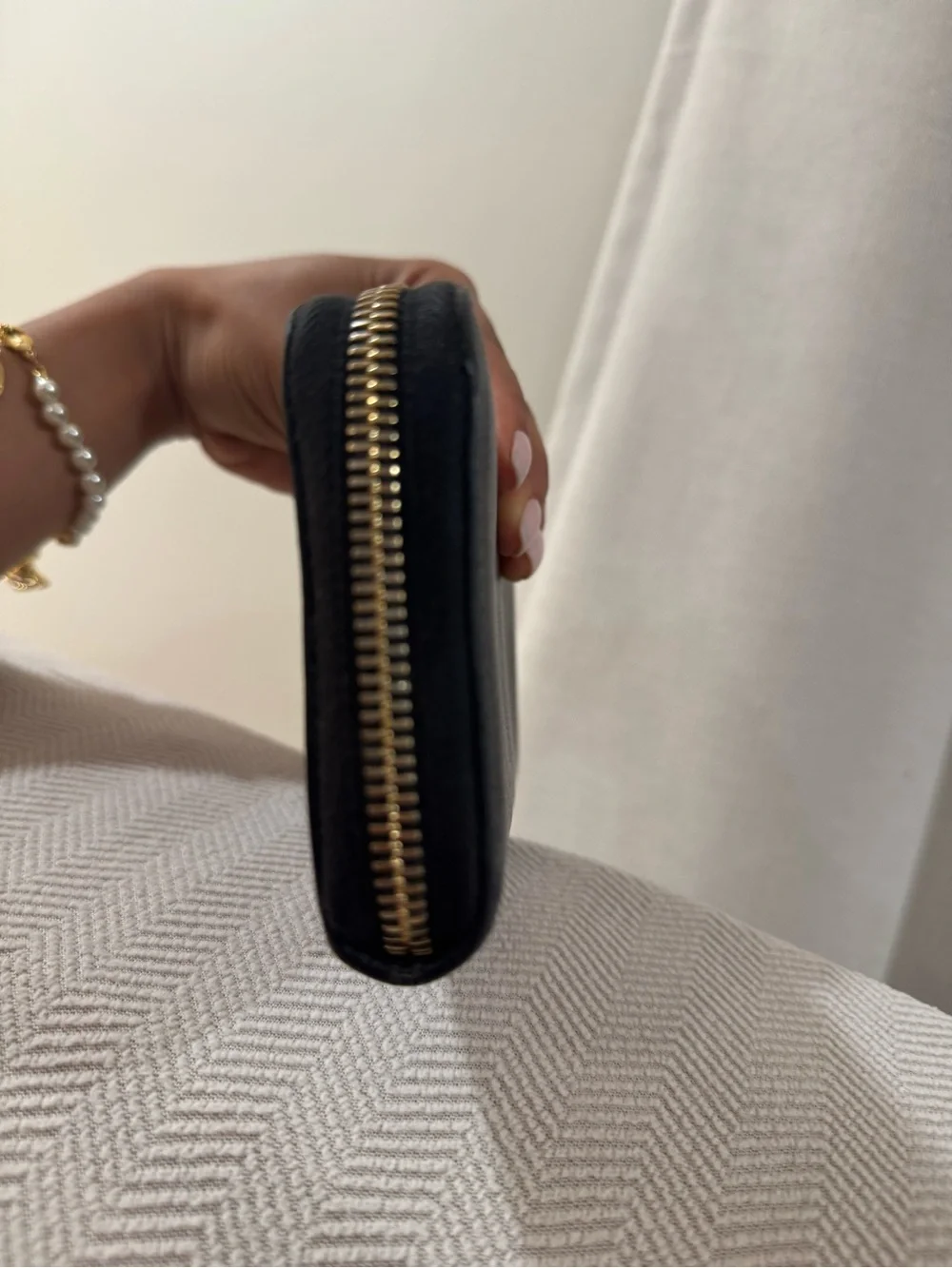 Dior 30 Montaigne Voyageur long wallet black authentic